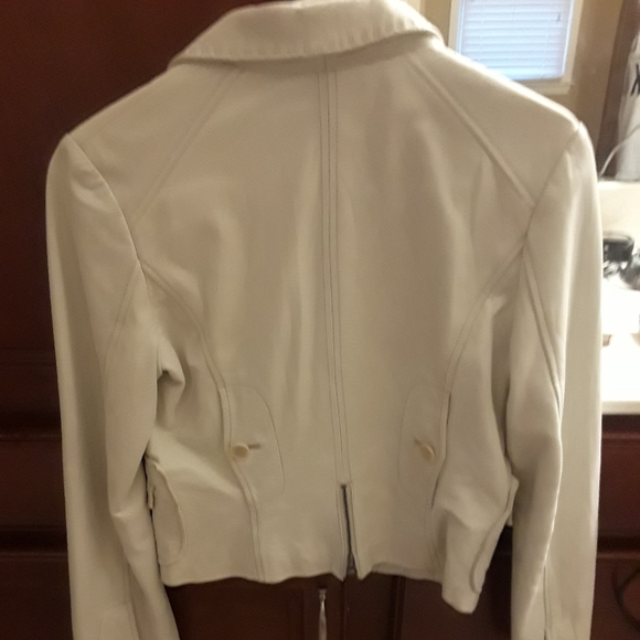 Leather jacket - Picture 2 of 5